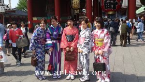 Kesenian Berpakaian Kimono Asal Jepang